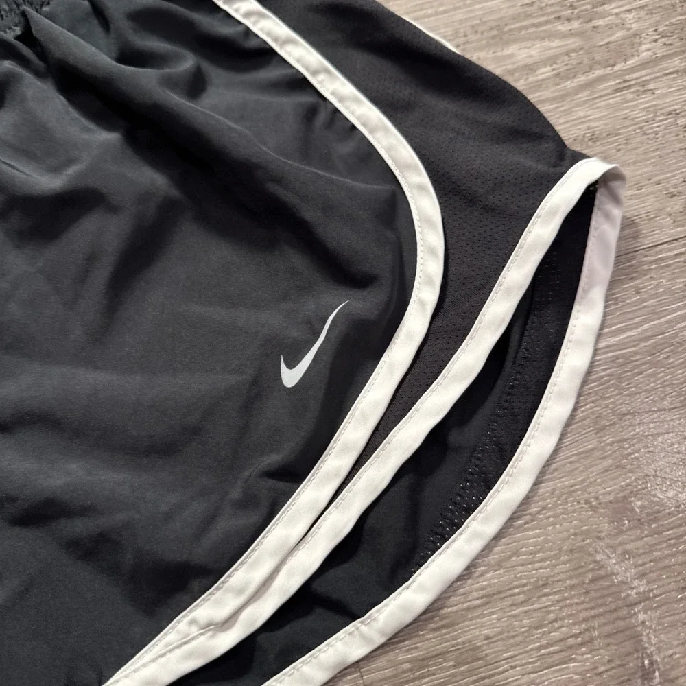 Nike Running Shorts Womens Small Black Polyester Dri-FIT Brief-Lined Tempo 3